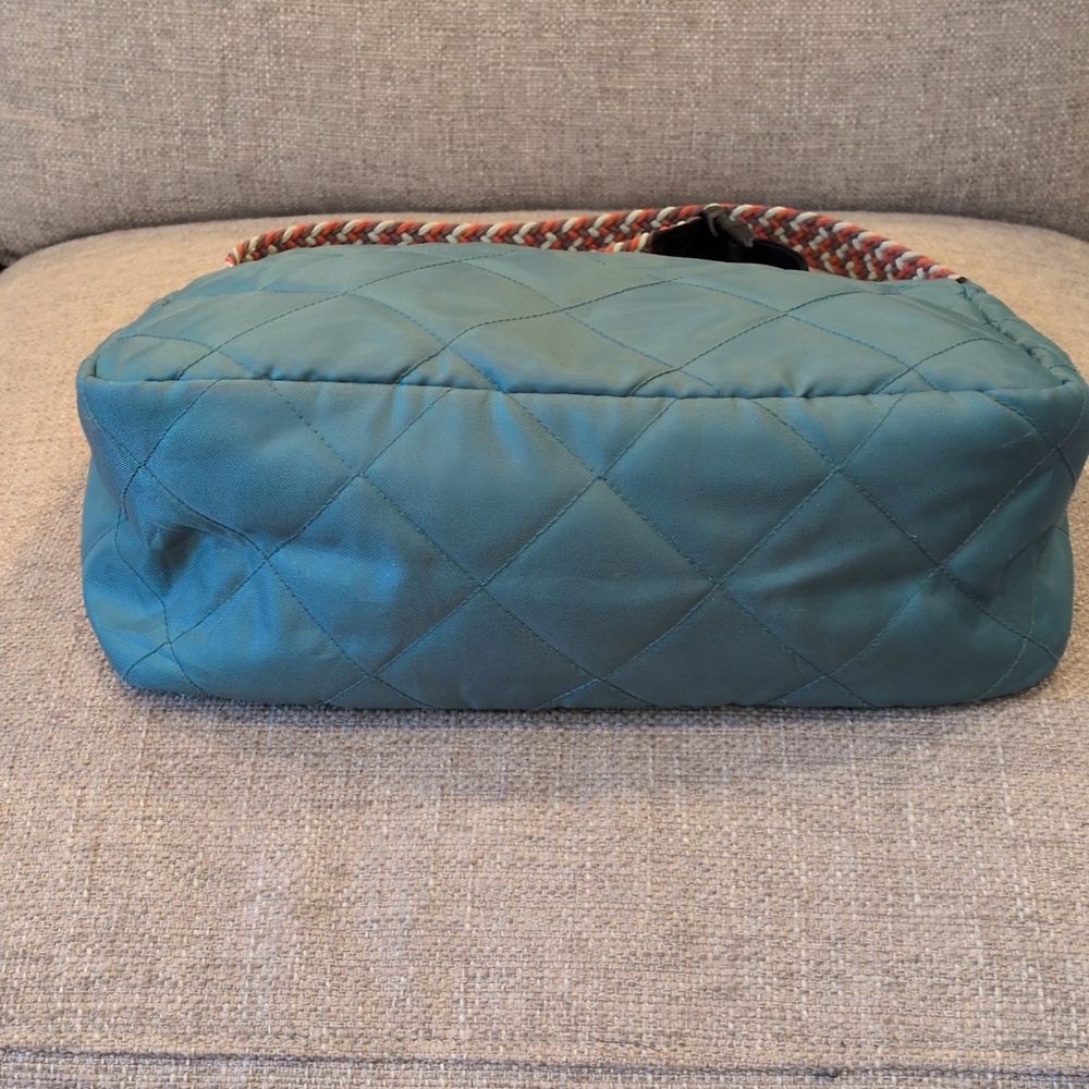 Kavu Uptown Puff Blue Spruce Quilted Teal Cross-body Bag with Rust Zippers - Picture 4 of 15